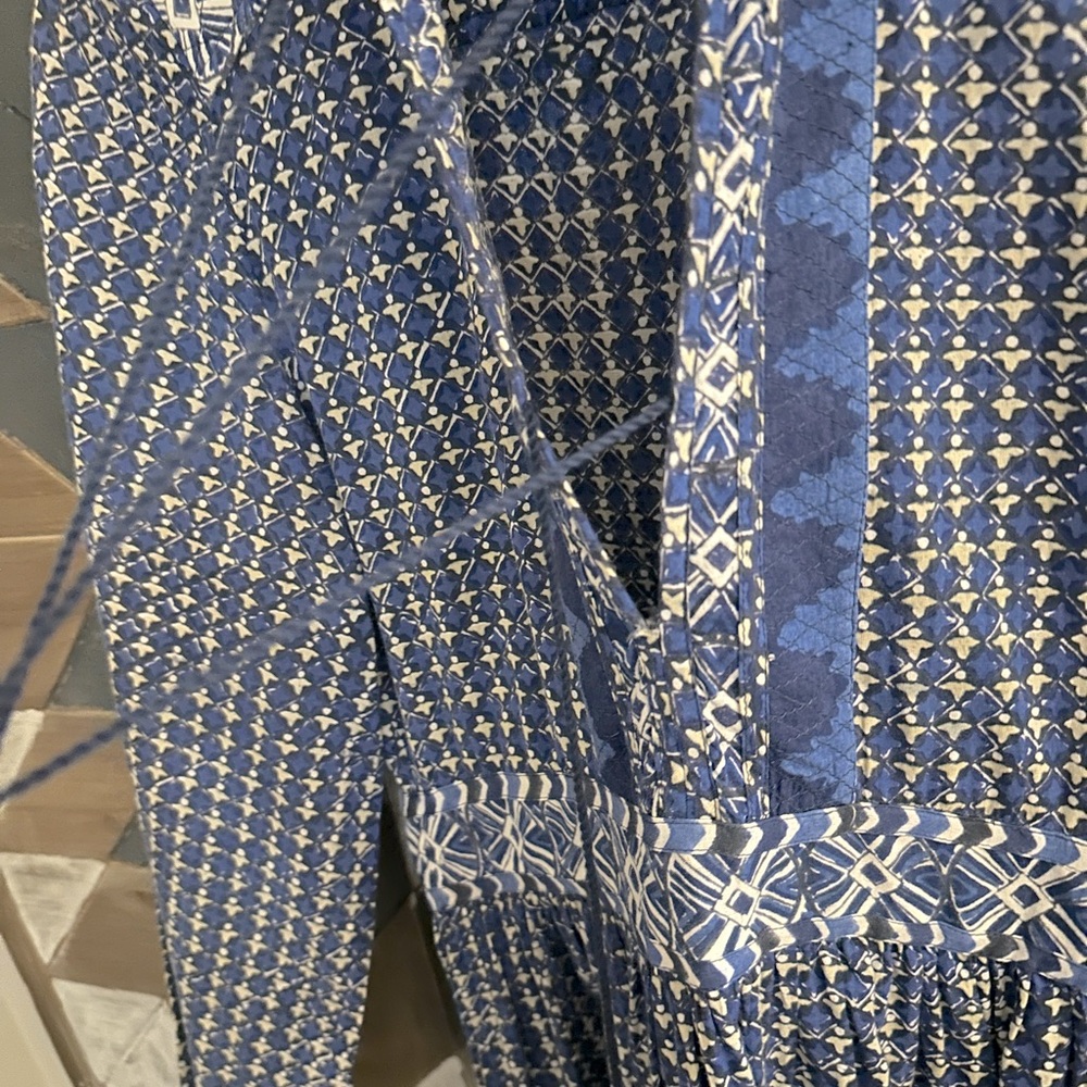 Beautiful side zip doen dress